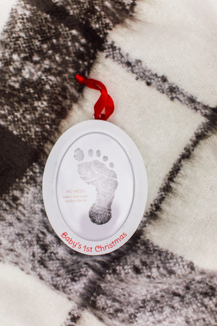 Pearhead: Babyprints Photo Ornament - Wooden Oval